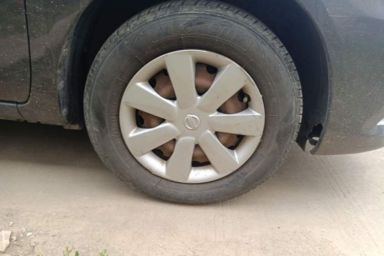 Used Nissan Sunny 2016 1.5XE CVT Leading Edition Right Front Wheel Hub