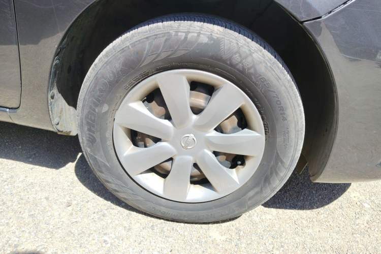 Used Nissan Sunny 2016 1.5XE Manual Leading Edition Right Front Wheel Hub