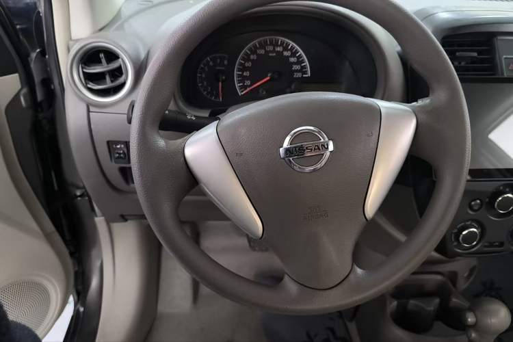 Used Nissan Sunny 2016 1.5XE CVT Leading Edition Steering Wheel