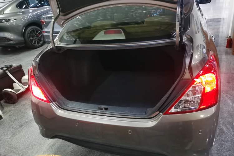 Used Nissan Sunny 2016 1.5XE CVT Leading Edition Trunk