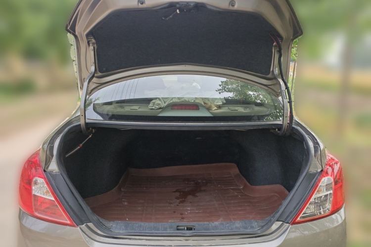 Used Nissan Sunny 2016 1.5XE Manual Leading Edition Trunk