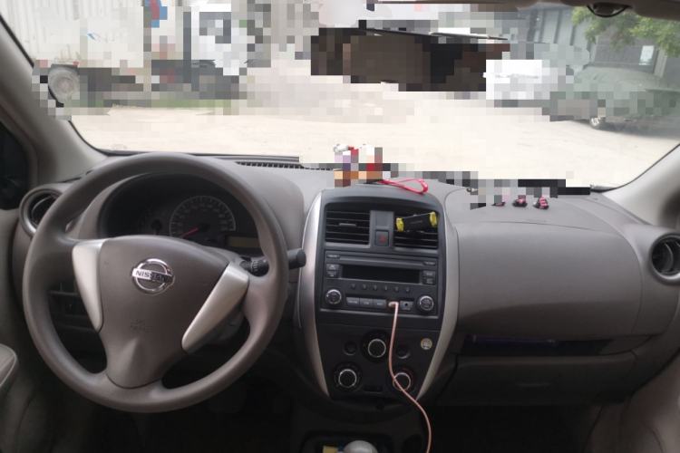 Used Nissan Sunny 2016 1.5XE CVT Leading Edition Center Console