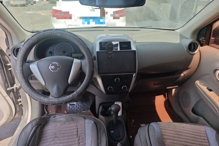 Used Nissan Sunny 2016 1.5XE CVT Leading Edition Center Console