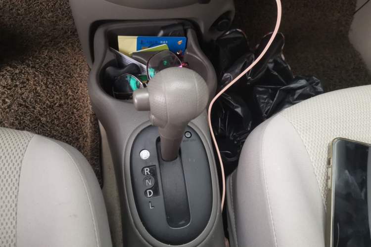 Used Nissan Sunny 2016 1.5XE CVT Leading Edition Gear Lever