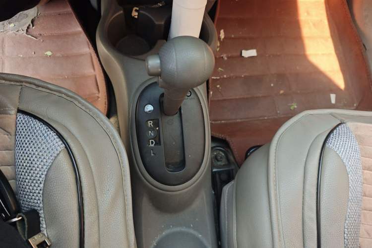 Used Nissan Sunny 2016 1.5XE CVT Leading Edition Gear Lever