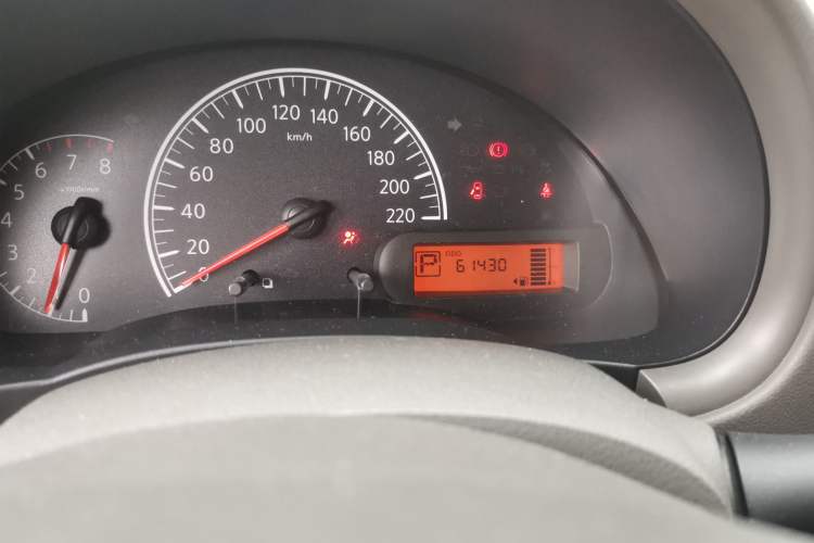 Used Nissan Sunny 2016 1.5XE CVT Leading Edition Odometer Close Up