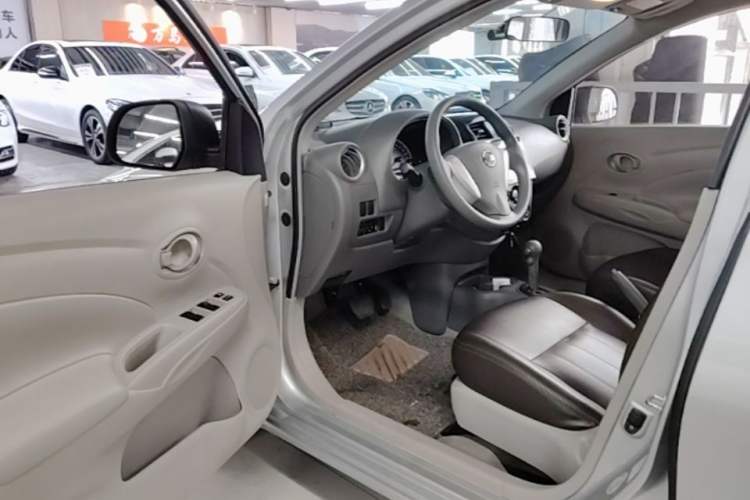 Used Nissan Sunny 2016 1.5XE CVT Leading Edition Driver Seat