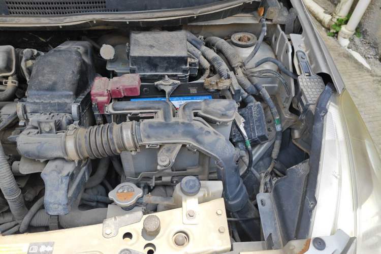 Used Nissan Sunny 2016 1.5XE Manual Leading Edition Engine Bay Left
