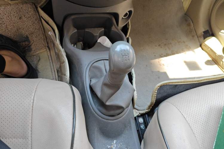 Used Nissan Sunny 2016 1.5XE Manual Leading Edition Gear Lever