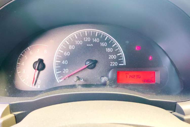 Used Nissan Sunny 2016 1.5XE Manual Leading Edition Instrument Cluster