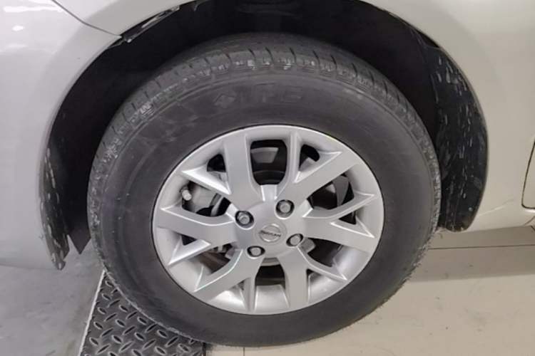 Used Nissan Sunny 2016 1.5XE CVT Leading Edition Left Front Wheel Hub