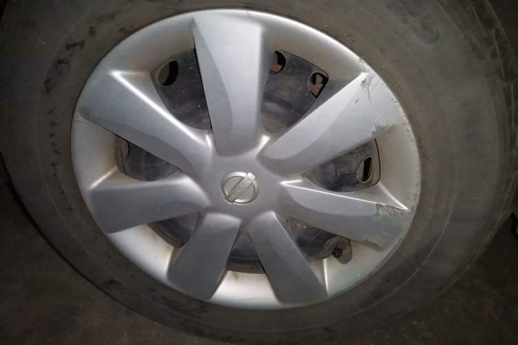 Used Nissan Sunny 2016 1.5XE Manual Leading Edition Right Front Wheel Hub