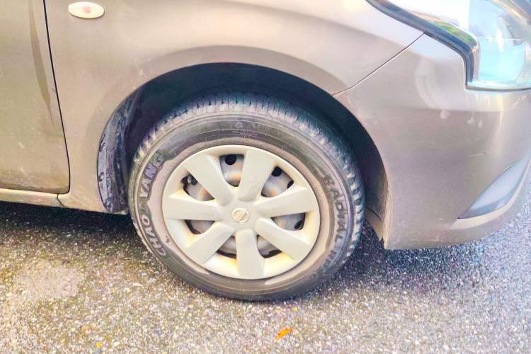 Used Nissan Sunny 2016 1.5XE Manual Leading Edition Right Front Wheel Hub