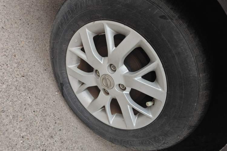 Used Nissan Sunny 2016 1.5XE CVT Leading Edition Right Front Wheel Hub