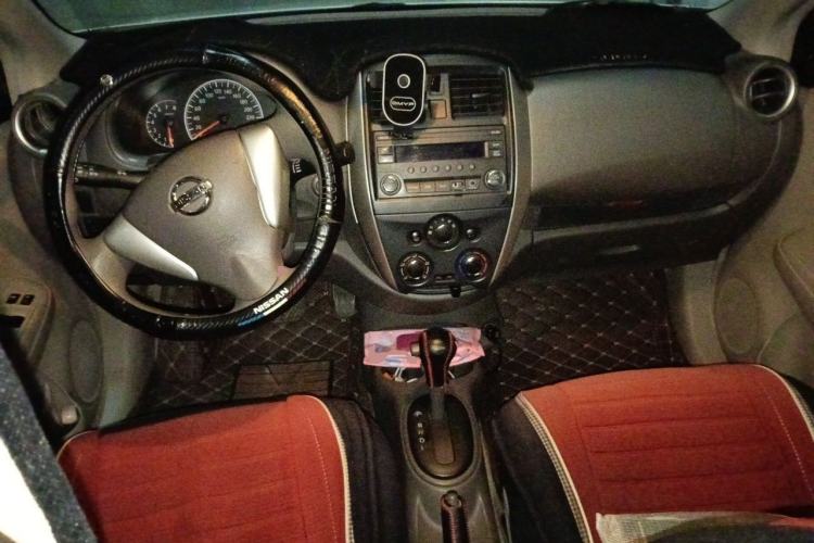 Used Nissan Sunny 2016 1.5XE CVT Leading Edition Center Console