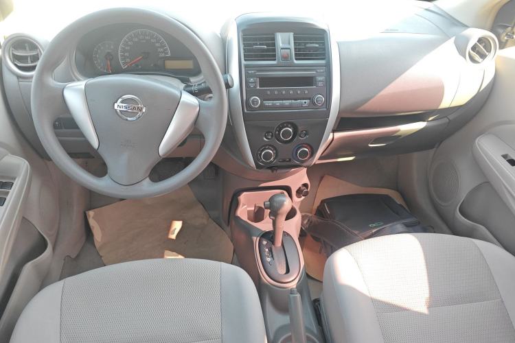Used Nissan Sunny 2016 1.5XE CVT Leading Edition Center Console