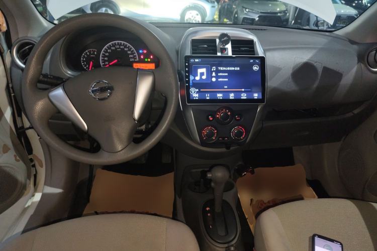 Used Nissan Sunny 2016 1.5XE CVT Leading Edition Center Console