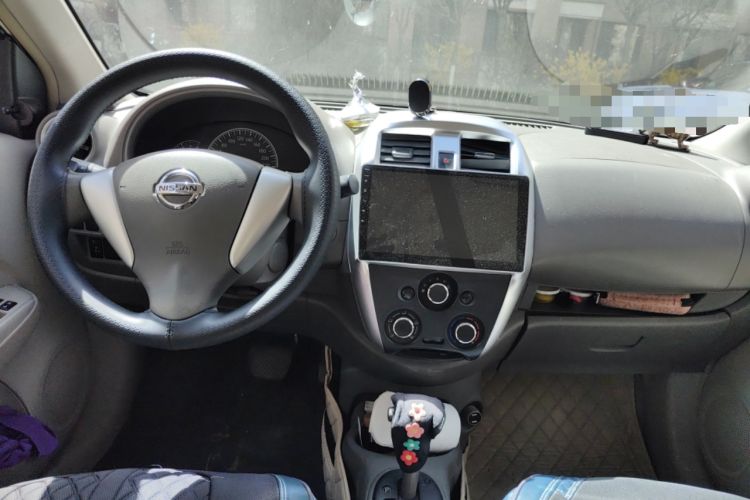 Used Nissan Sunny 2016 1.5XE CVT Leading Edition Center Console