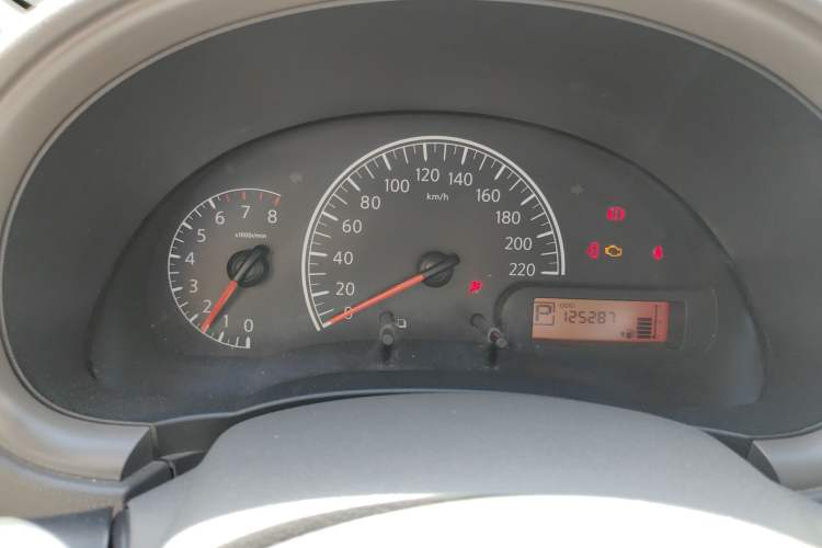 Used Nissan Sunny 2016 1.5XE CVT Leading Edition Instrument Cluster