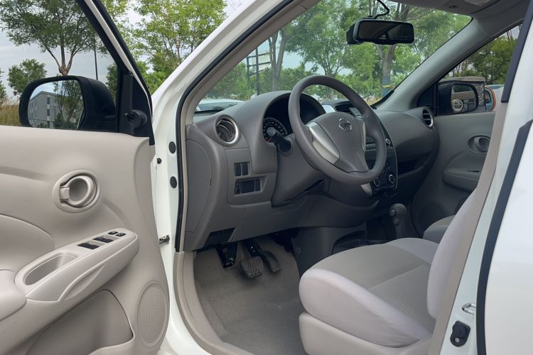 Used Nissan Sunny 2016 1.5XE CVT Leading Edition Interior 1