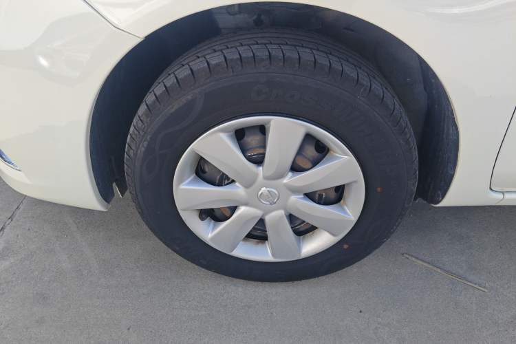 Used Nissan Sunny 2016 1.5XE CVT Leading Edition Left Front Wheel Hub