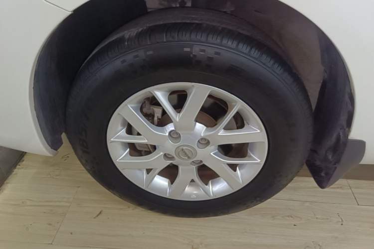 Used Nissan Sunny 2016 1.5XE CVT Leading Edition Left Front Wheel Hub