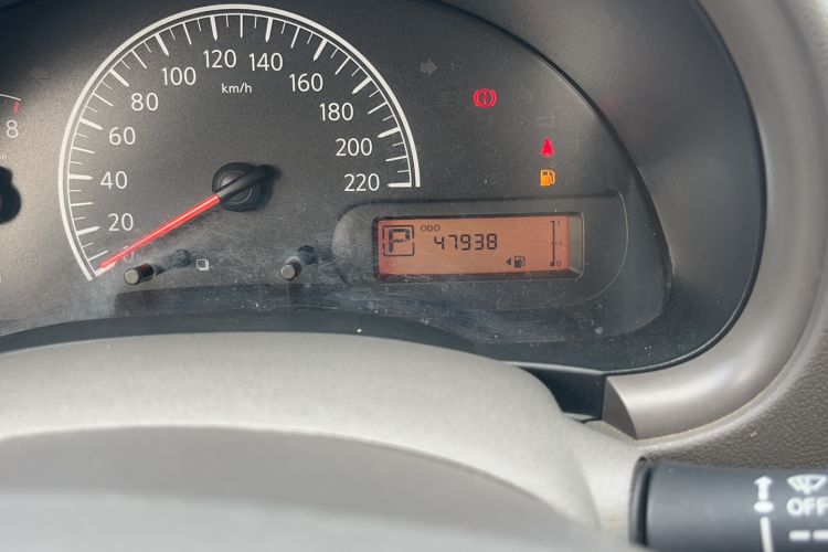 Used Nissan Sunny 2016 1.5XE CVT Leading Edition Odometer Close Up