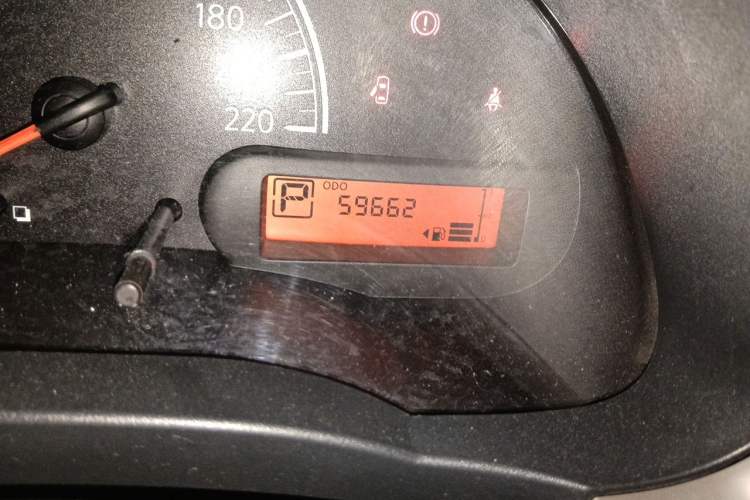 Used Nissan Sunny 2016 1.5XE CVT Leading Edition Odometer Close Up