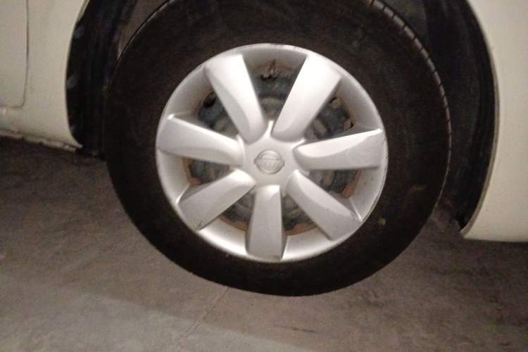 Used Nissan Sunny 2016 1.5XE CVT Leading Edition Right Front Wheel Hub
