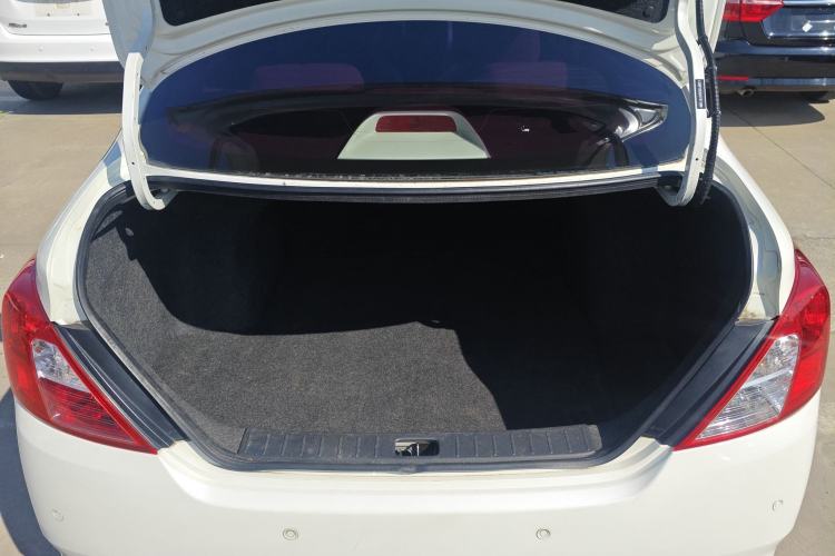 Used Nissan Sunny 2016 1.5XE CVT Leading Edition Trunk