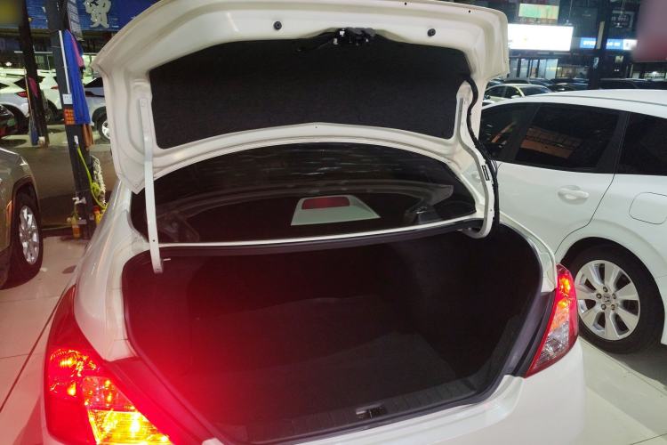 Used Nissan Sunny 2016 1.5XE CVT Leading Edition Trunk