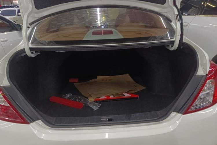 Used Nissan Sunny 2016 1.5XE CVT Leading Edition Trunk