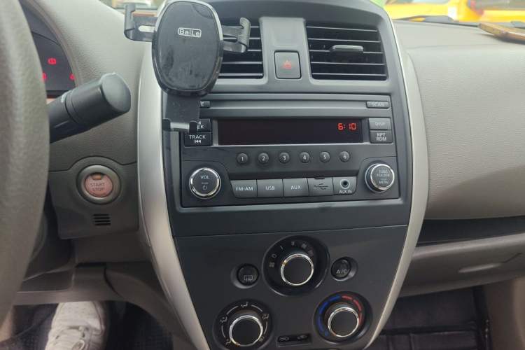 Used Nissan Sunny 2016 1.5XE CVT Leading Edition Audio And AC Panel