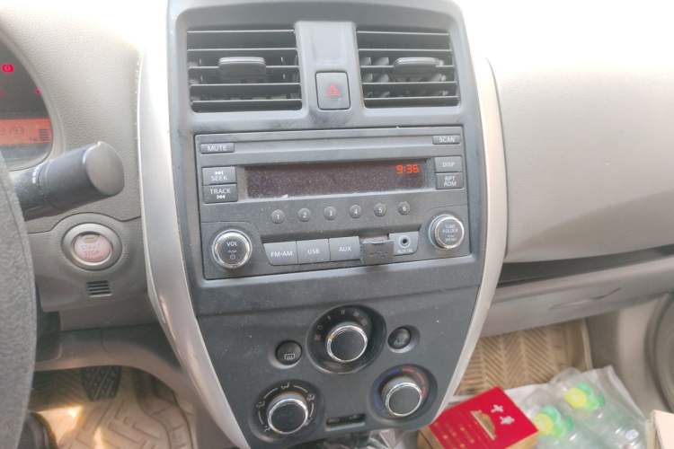 Used Nissan Sunny 2016 1.5XE Manual Leading Edition Audio And AC Panel