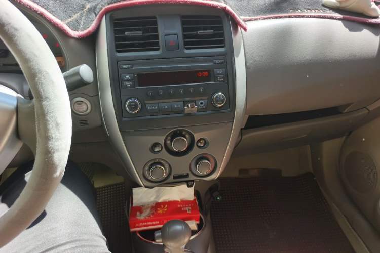 Used Nissan Sunny 2016 1.5XE CVT Leading Edition Audio And AC Panel