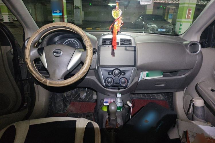Used Nissan Sunny 2016 1.5XE Manual Leading Edition Center Console