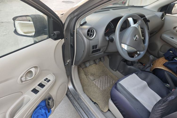 Used Nissan Sunny 2016 1.5XE Manual Leading Edition Driver Seat