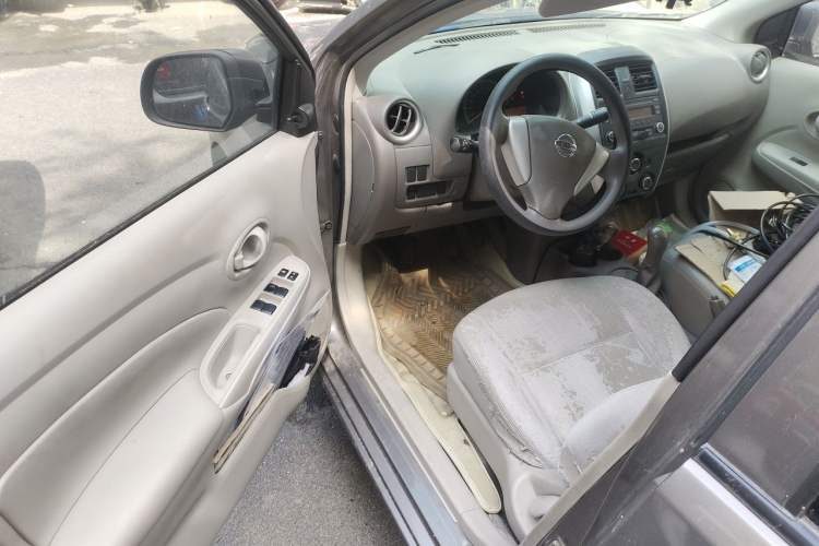 Used Nissan Sunny 2016 1.5XE Manual Leading Edition Driver Seat