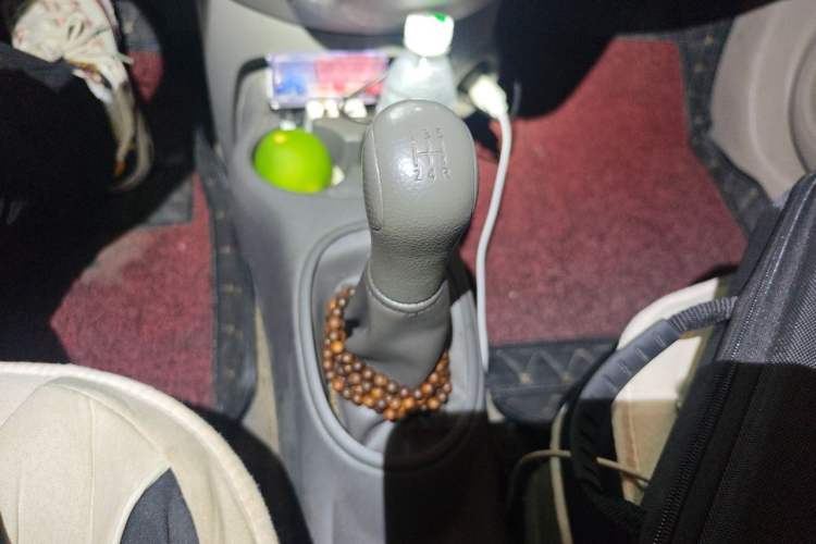 Used Nissan Sunny 2016 1.5XE Manual Leading Edition Gear Lever