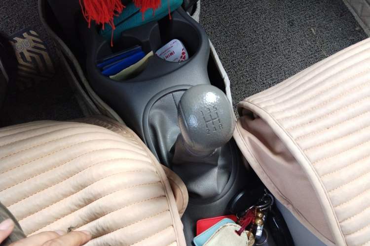 Used Nissan Sunny 2016 1.5XE Manual Leading Edition Gear Lever