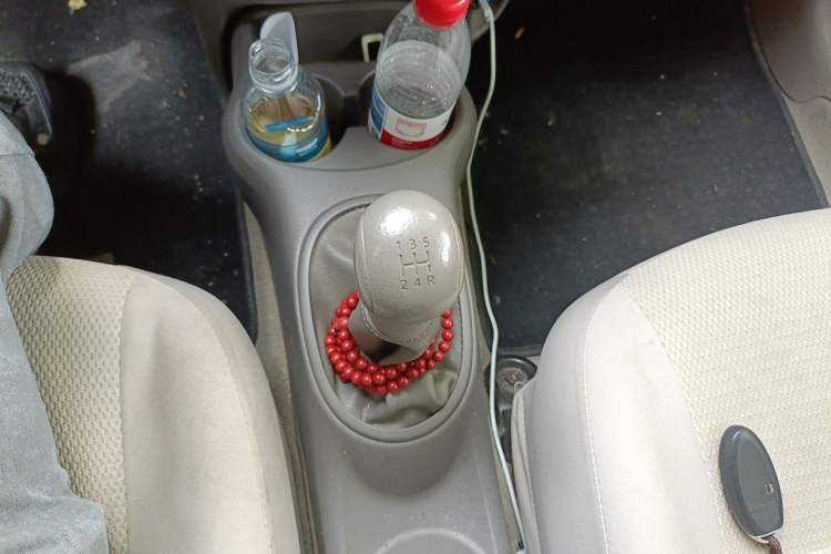 Used Nissan Sunny 2016 1.5XE Manual Leading Edition Gear Lever