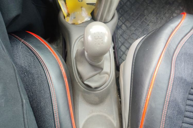 Used Nissan Sunny 2016 1.5XE Manual Leading Edition Gear Lever