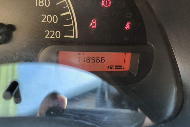 Used Nissan Sunny 2016 1.5XE Manual Leading Edition Odometer Close Up
