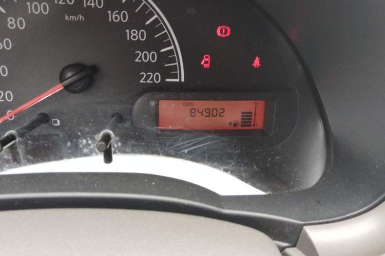Used Nissan Sunny 2016 1.5XE Manual Leading Edition Odometer Close Up