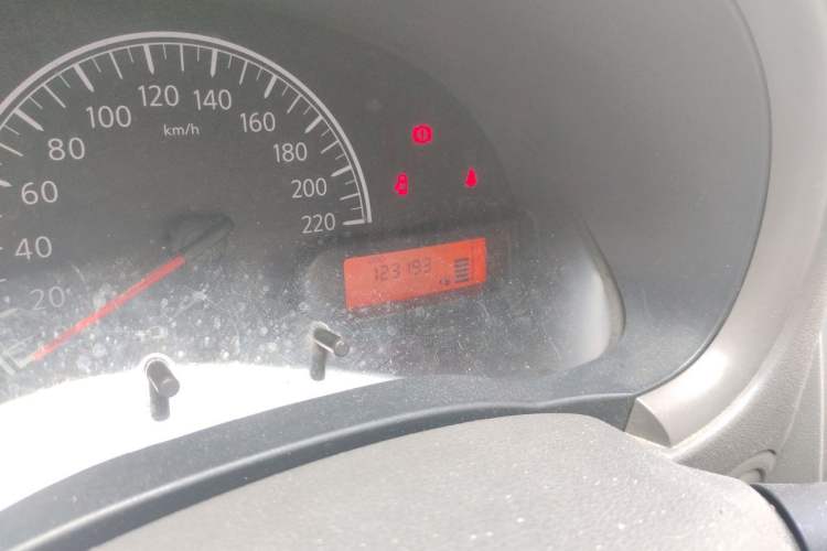 Used Nissan Sunny 2016 1.5XE Manual Leading Edition Odometer Close Up