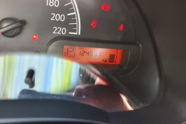 Used Nissan Sunny 2016 1.5XE CVT Leading Edition Odometer Close Up