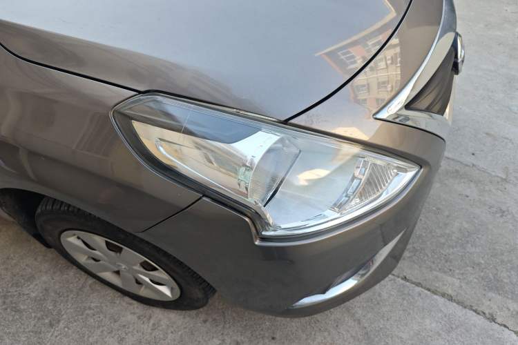 Used Nissan Sunny 2016 1.5XE Manual Leading Edition Right Front Headlight