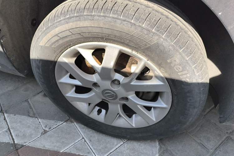 Used Nissan Sunny 2016 1.5XE Manual Leading Edition Right Front Wheel Hub