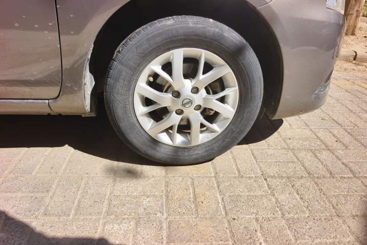 Used Nissan Sunny 2016 1.5XE CVT Leading Edition Right Front Wheel Hub