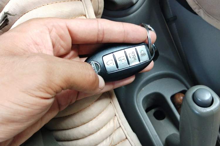 Used Nissan Sunny 2016 1.5XE Manual Leading Edition Vehicle Key